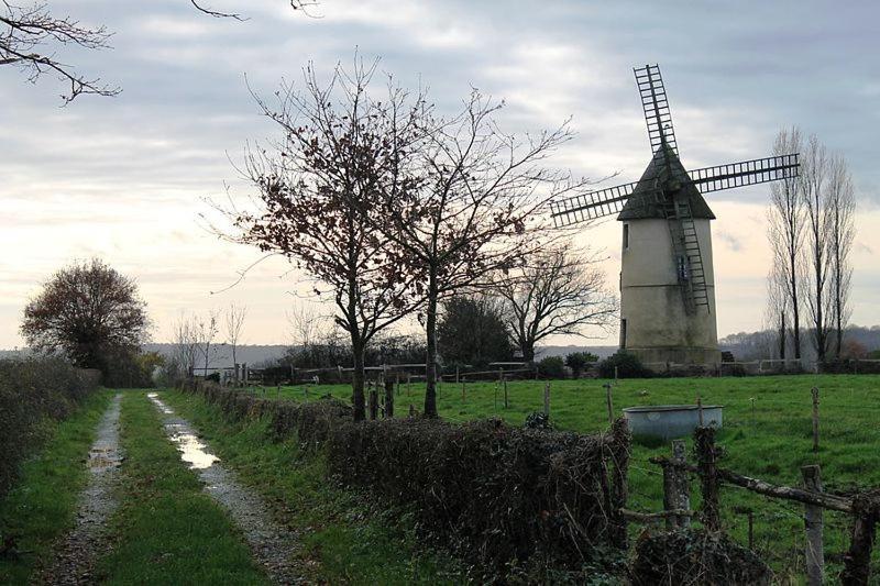 הוילה Saint-Cyr-des-Gats Moulin A Vent Le Champ Du Trail מראה חיצוני תמונה